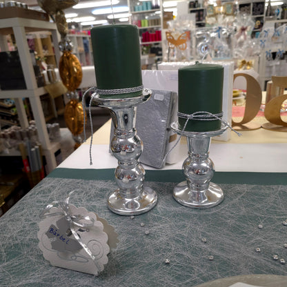 Kleiner Saeulen-Kerzenstaender aus Glas in Silber-Optik