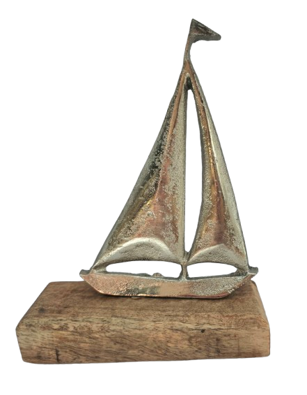 Dekoratives Segelboot in Silber