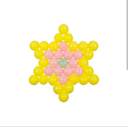 PartyDeco Ballon-Formgitternetz „Star Shape“ inkl. Latexballon